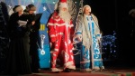 На праздновании Нового Года в Изюме дед мороз и снегурочка
